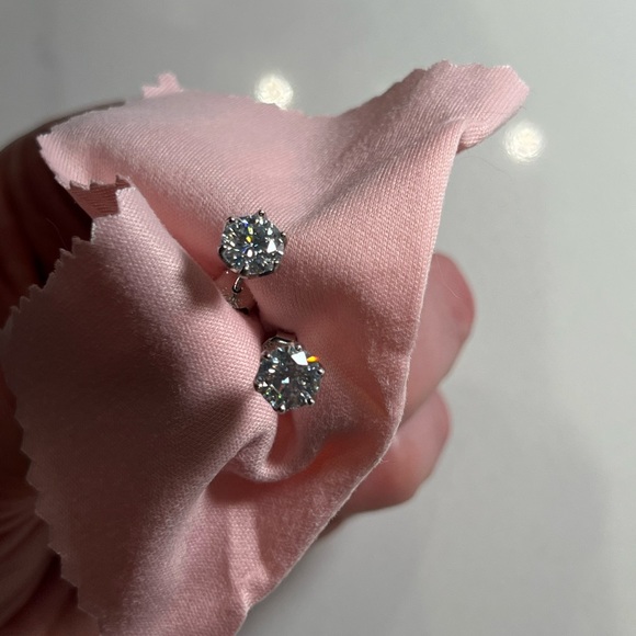 Certified 1CT Moissanite Diamond Stud Earrings Sparkling 925 Sterling Silver - Picture 10 of 12